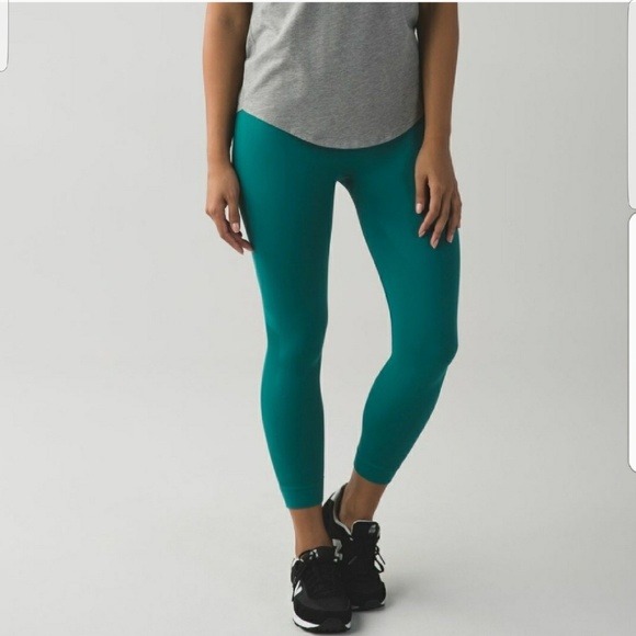 lululemon athletica Pants - Lululemon Crop Leggings